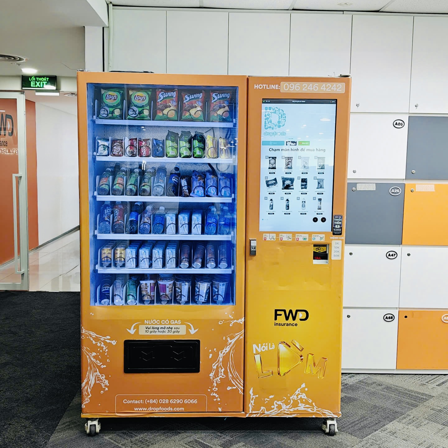 Dropfoods smart vending machine at FWD with branded decals