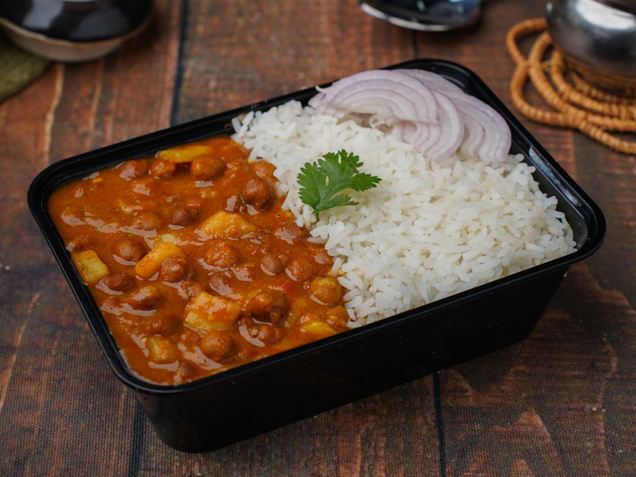 Black Chana With Steamed Rice