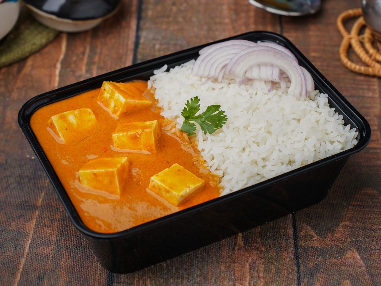 Steam Rice With Butter Paneer