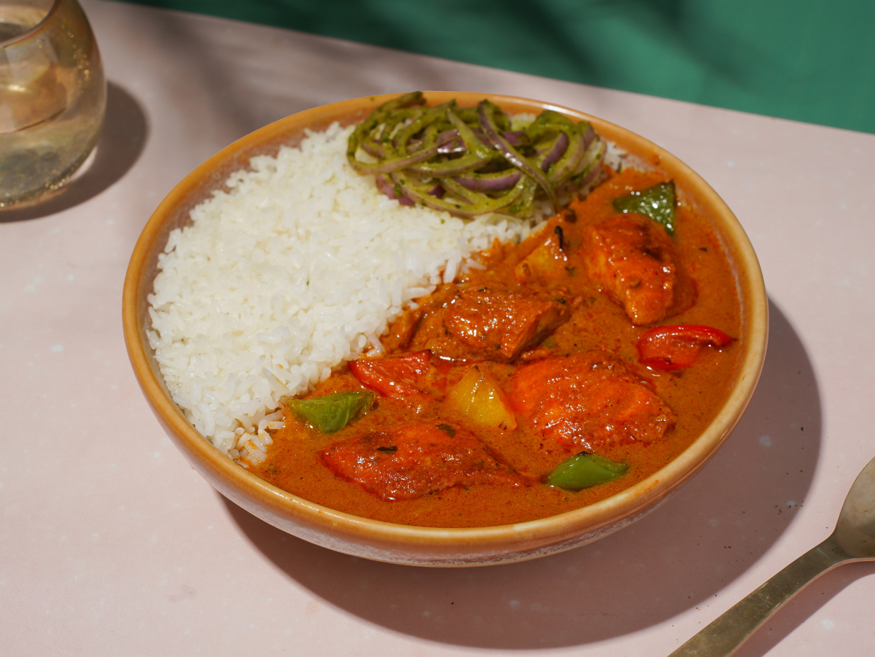 Steam Rice With Kadhai Chicken