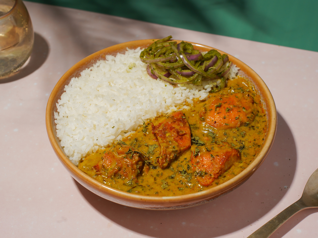 Lasooni Methi Chicken With Steam Rice