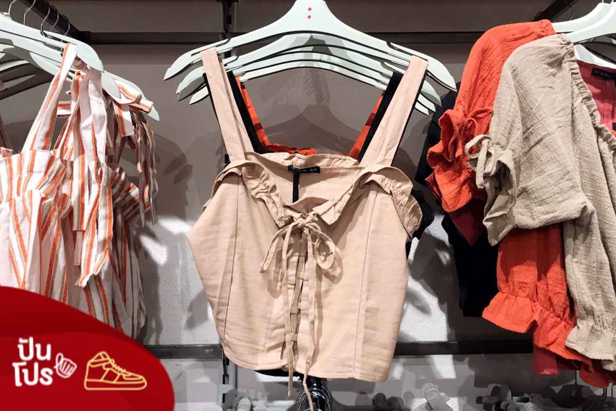 Cotton On เสื้อตัวบน Lizzy Lace Up Top ลดเหลือ 450.- Cotton On เสื้อตัวบน Lizzy Lace Up Top ลดเหลือ 450.-