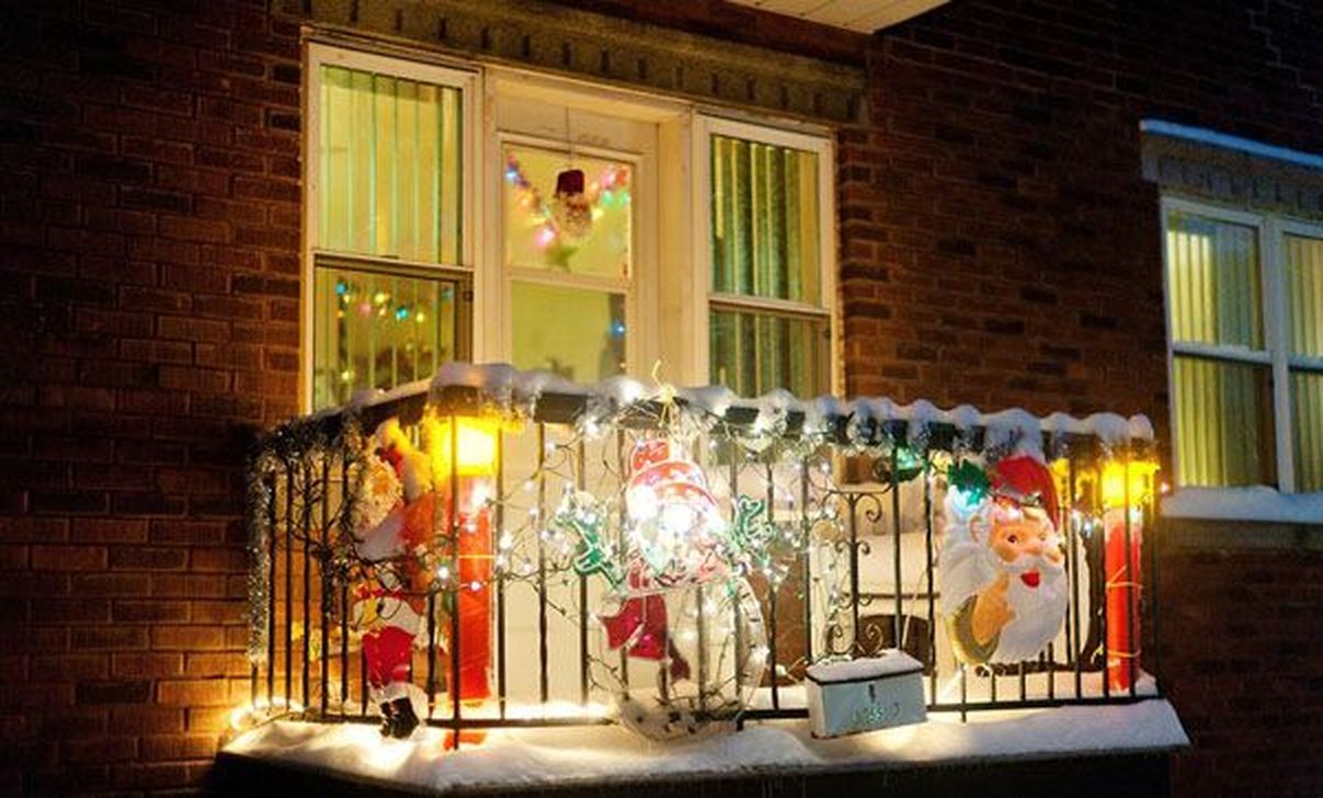 Dekorasi Natal di Balkon