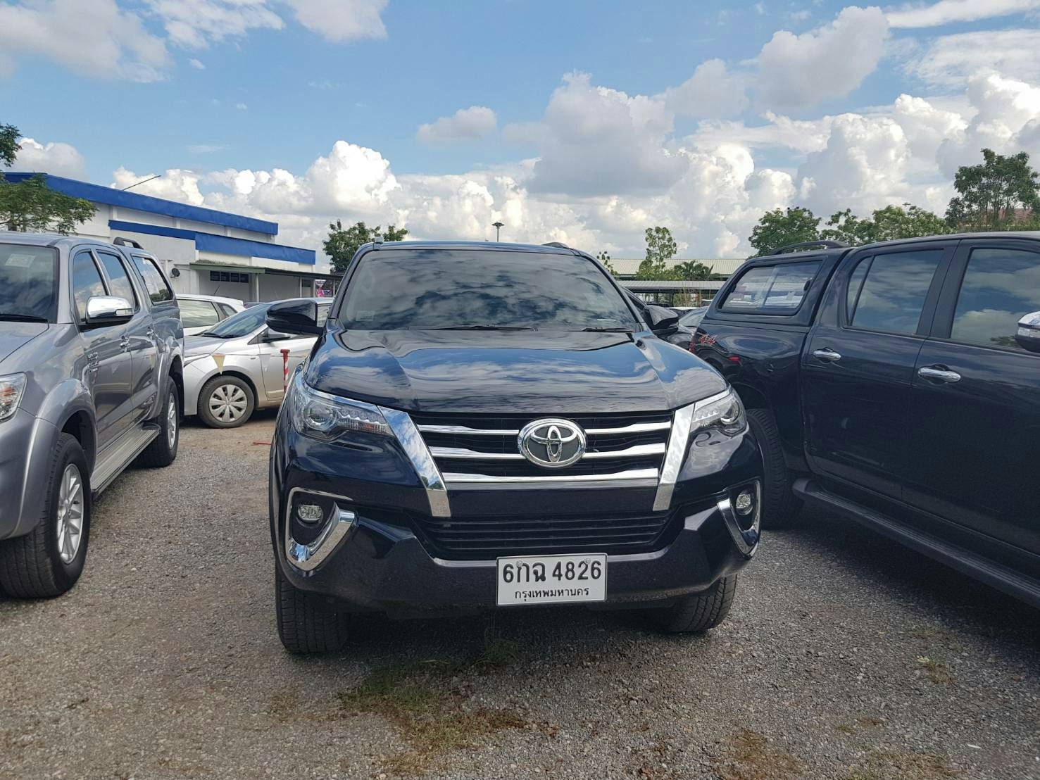 เช่ารถ รถเช่า เชียงราย Toyota Fortuner 2017
