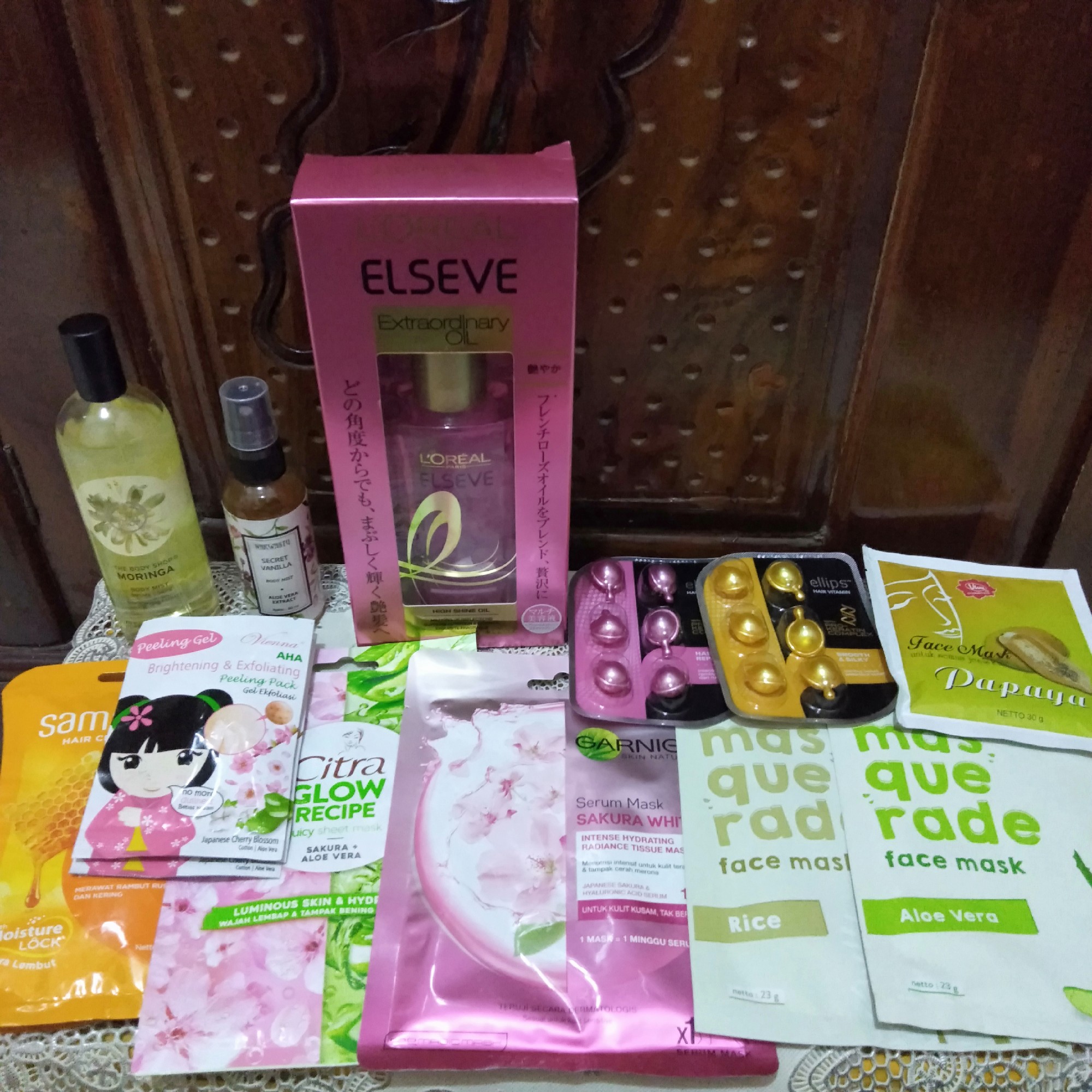 Download Viva Cosmetics Face Mask Papaya Review Female Daily PSD Mockup Templates