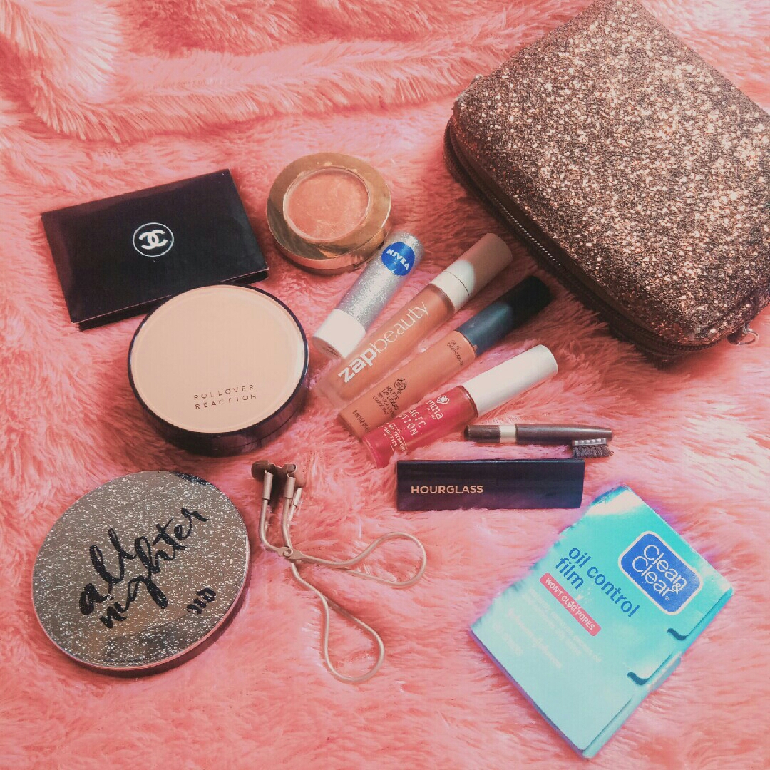Chanel Vitalumière Compact Douceur - Beauty Review