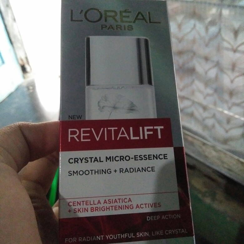 loreal revitalift essence female daily