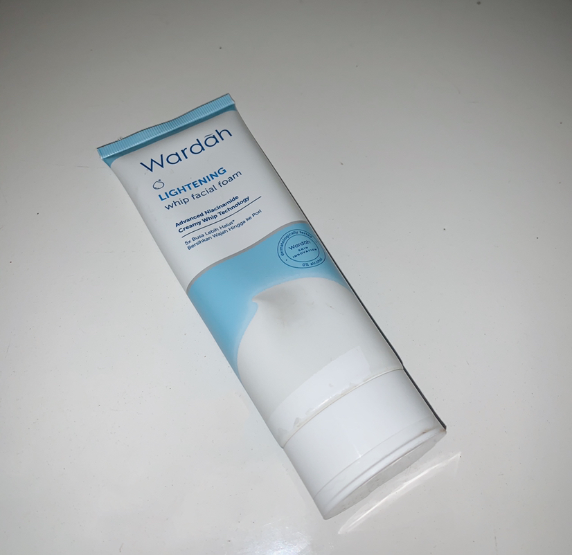 wardah lightening whip facial foam