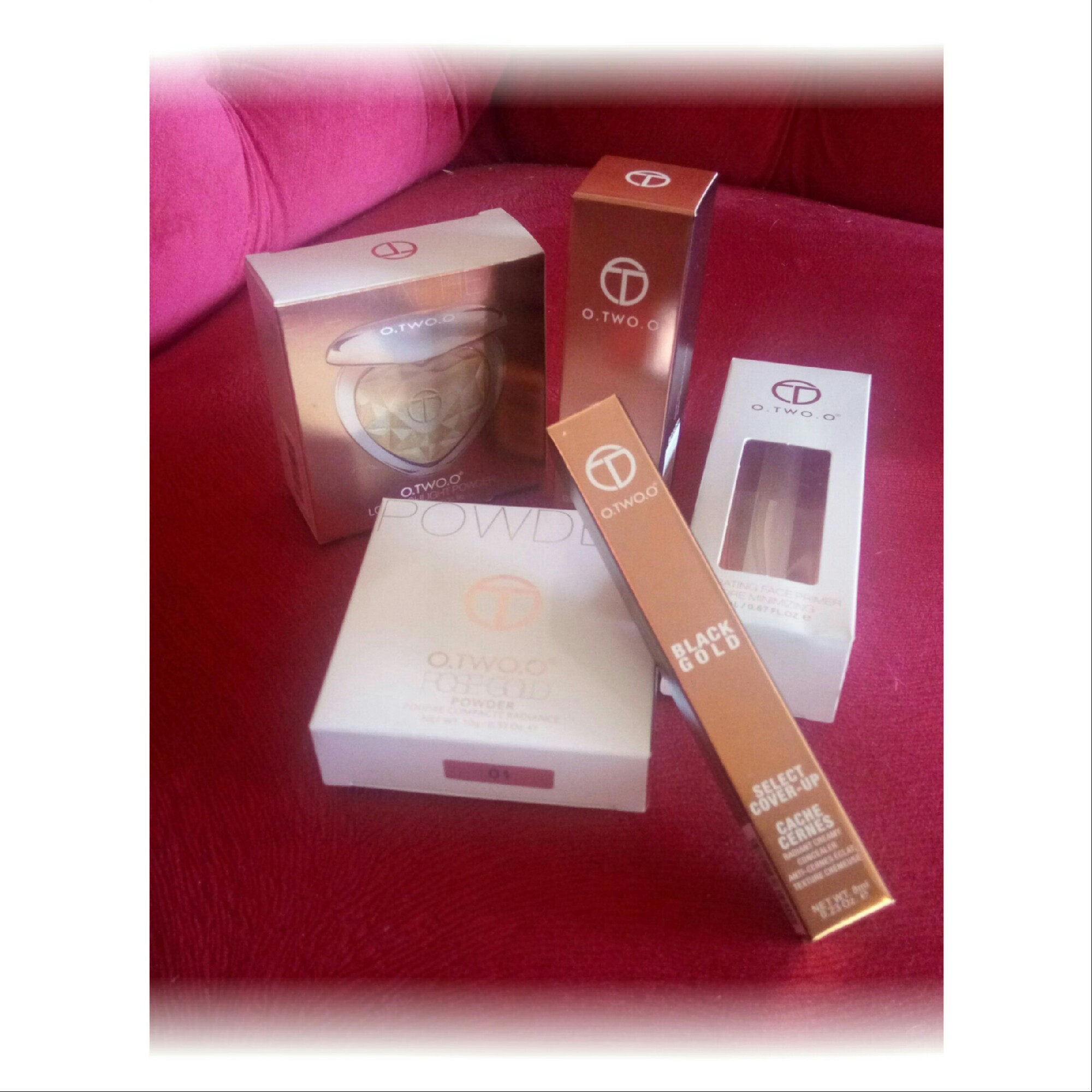 O.TWO.O Rose Gold Natural Glow Pressed Powder - Beauty Review