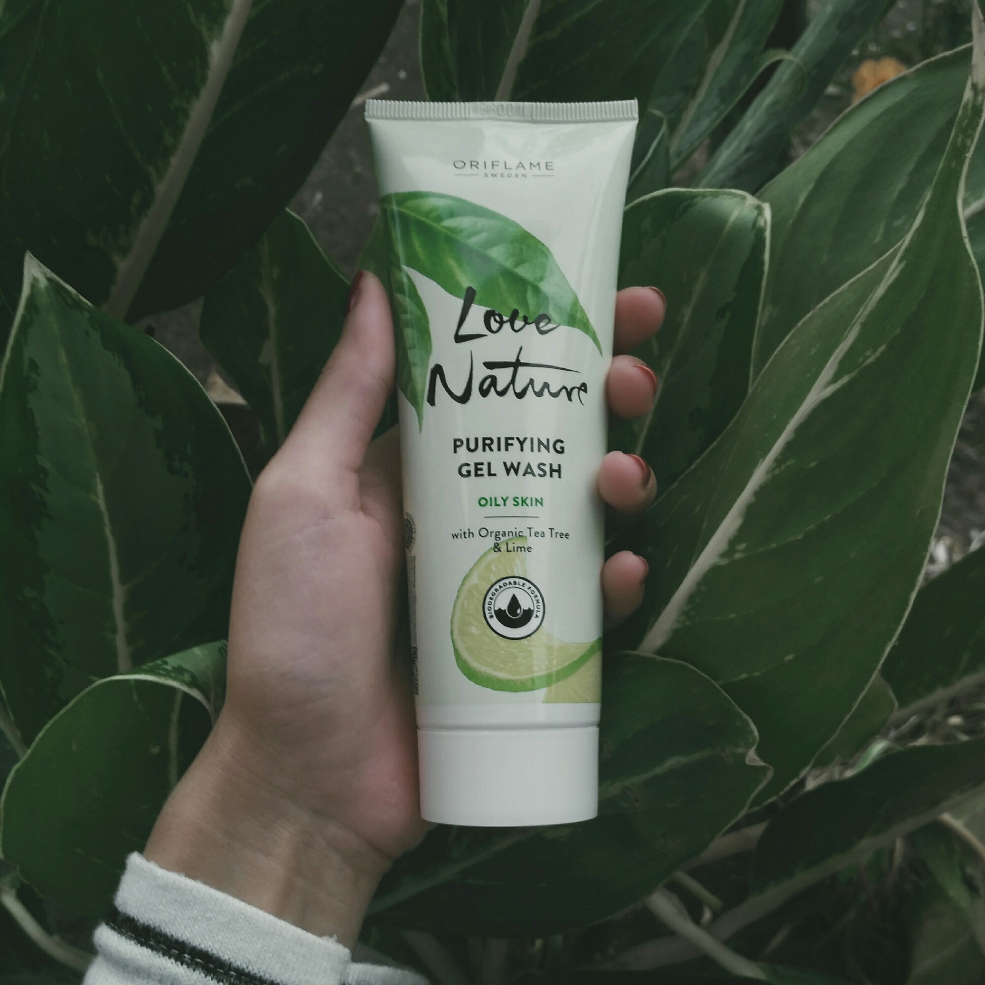 manfaat love nature purifying gel wash with organic tea tree & lime