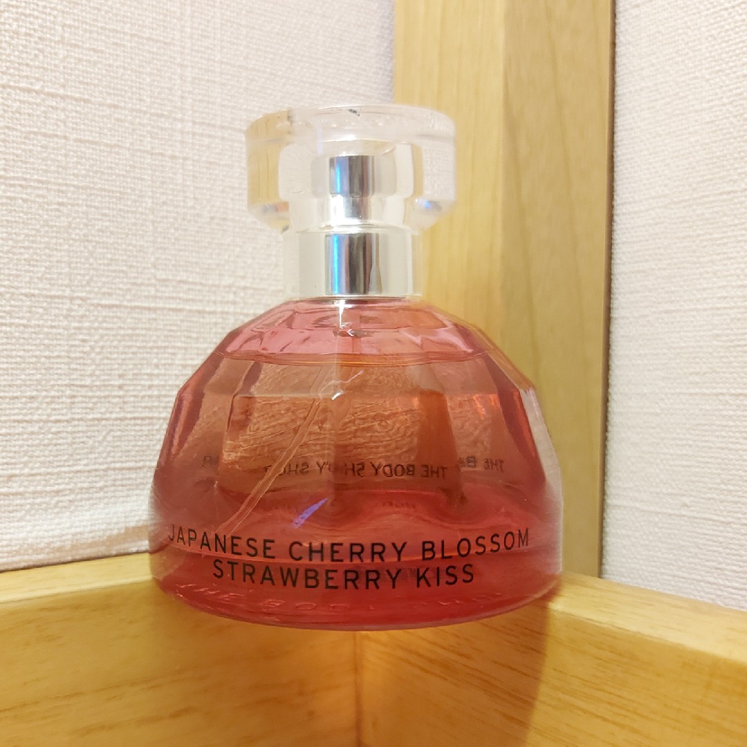 The Body Shop Strawberry Kiss Japanese Cherry Blossom Eau De