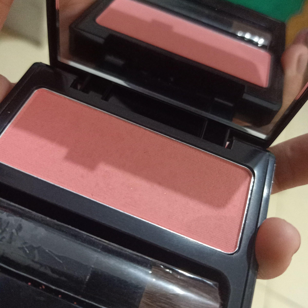 make over blush on single