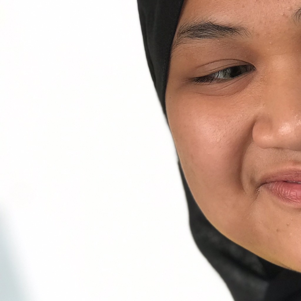 Azarine Cosmetics AHA-BHA-PHA Peeling Serum - Beauty Review