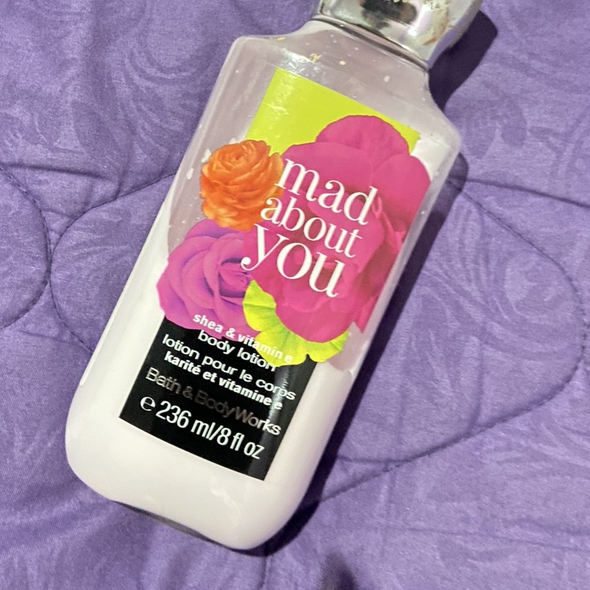 Bath and Body Works Body Lotion imgfdn-b3f44c79-dc06-4610-b731-ec76e8a85f21-2509725 1
