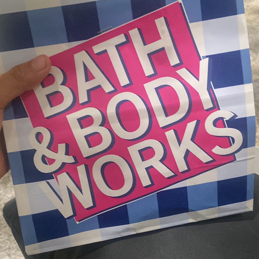 Bath and Body Works Fine Fragrance Mist imgfdn-7aaf4203-45a8-4052-b798-4ce13616087c-2532553 1