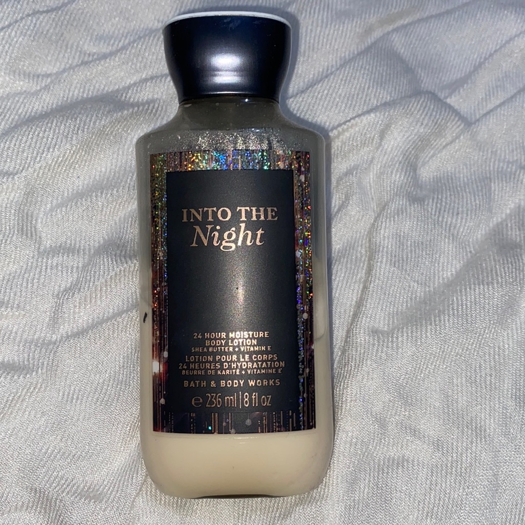 Bath and Body Works Super Smooth Body Lotion imgfdn-d7b34fe4-11bb-49c2-92f5-517c1191c8d8-2489908 1