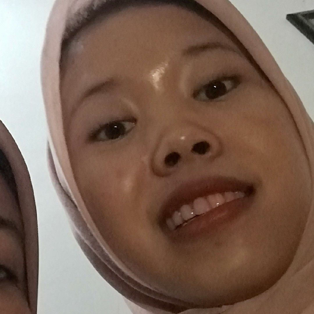 Charlotte Kay Daily Day Cream with Sunscreen imgfdn-5cbc62be-a3e4-4df5-b6d6-7f1781ada3ec-2557478 3