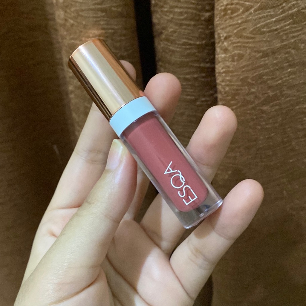 ESQA Lip Gloss Beauty Review