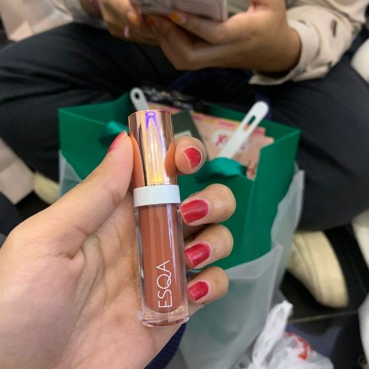 ESQA Lip Gloss Beauty Review