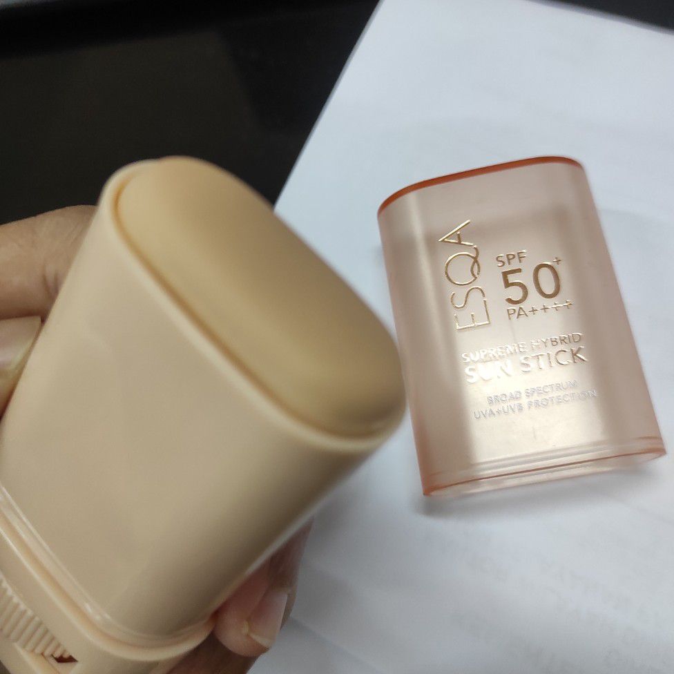ESQA Supreme Hybrid Sun Stick SPF 50+ PA++++ imgfdn-63f4f86b-561b-4936-989c-b1ea92e604a0-2436732 1