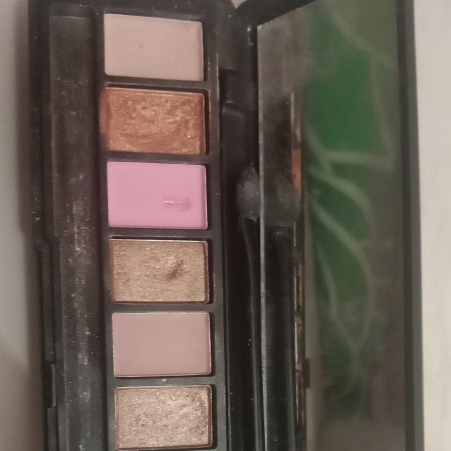 Focallure Natural Eyeshadow 230413 981 1