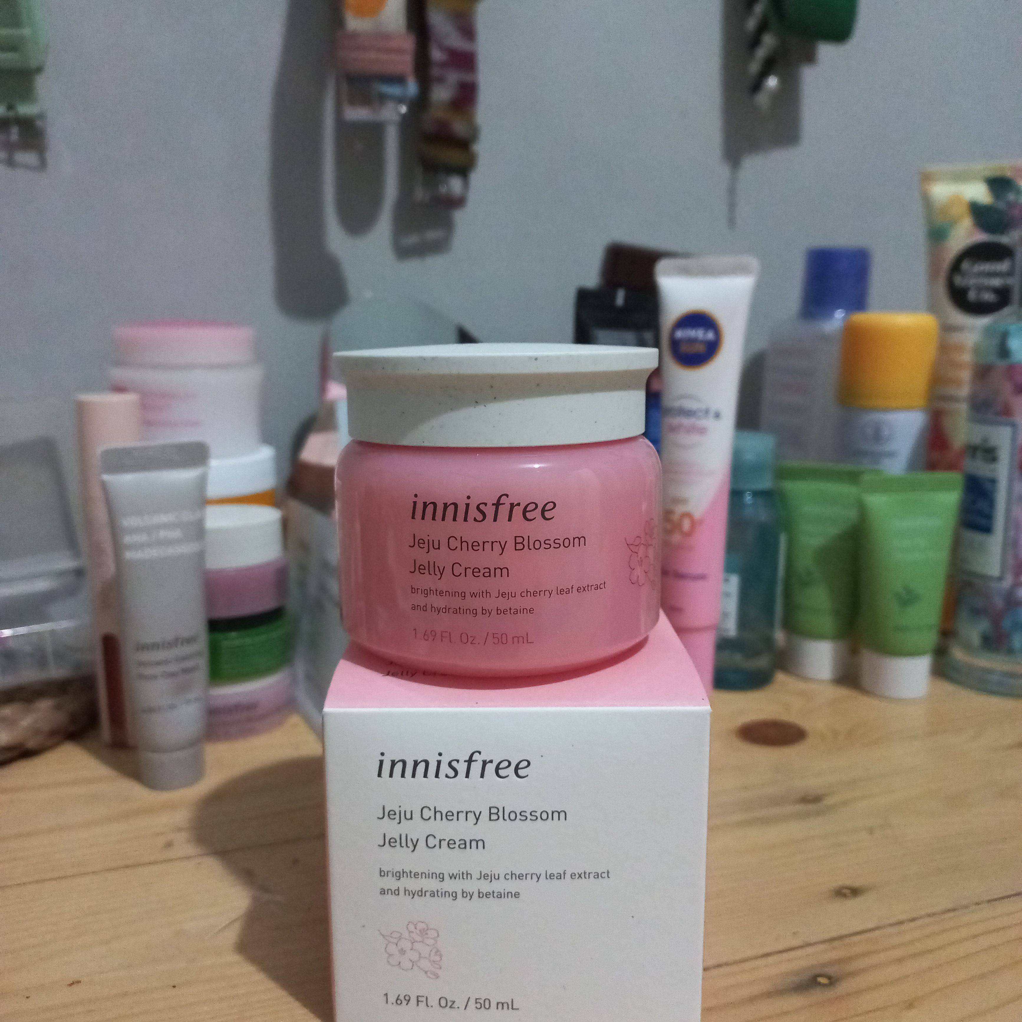 Innisfree Jeju Cherry Blossom Jelly Cream Beauty Review