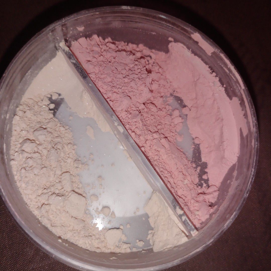 Madame Gie Crystal Loose Powder imgfdn-4c8661a3-3b54-4183-a3ff-5a2e2d5ad7ba-2525014 1