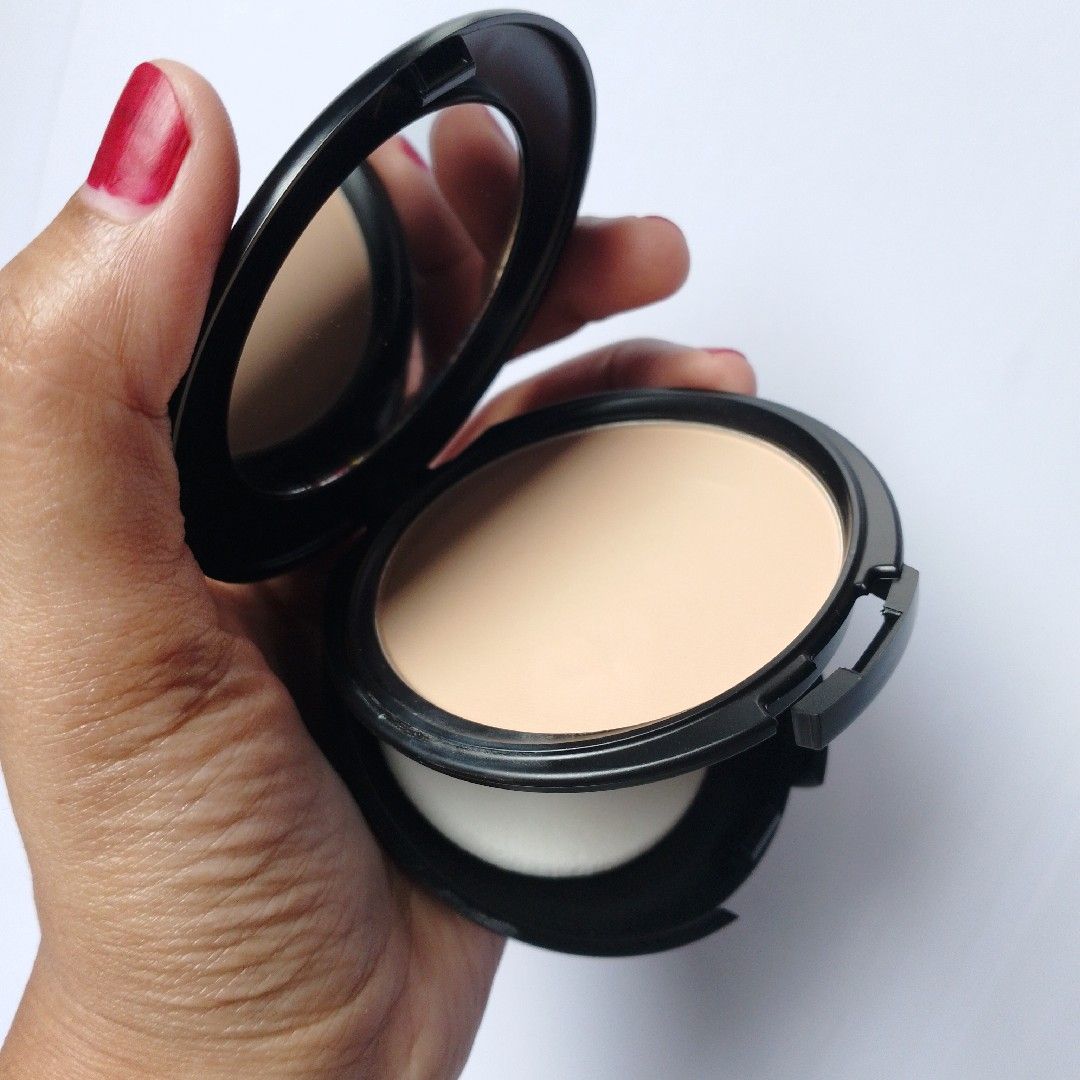 Make Over Powerstay 24H Matte Powder Foundation imgfdn-639f4f0b-815d-4497-8402-c3440ce804e3-2526866 1