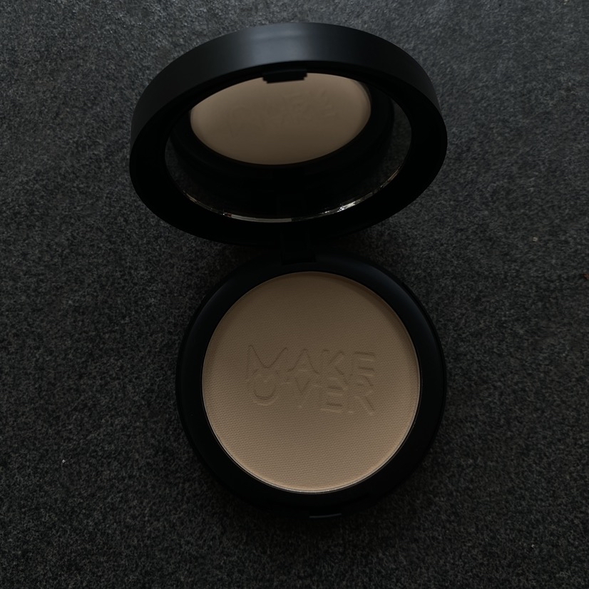 Make Over Powerstay 24H Matte Powder Foundation imgfdn-cf87a9cb-a7ee-4b3c-85d2-0fbbcc15a345-2502613 3