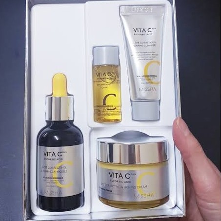 Missha Vita C Plus Spot Correcting & Firming Cream imgfdn-47a768a1-de63-42b5-b26a-2b2f9c47797e-2236637 2