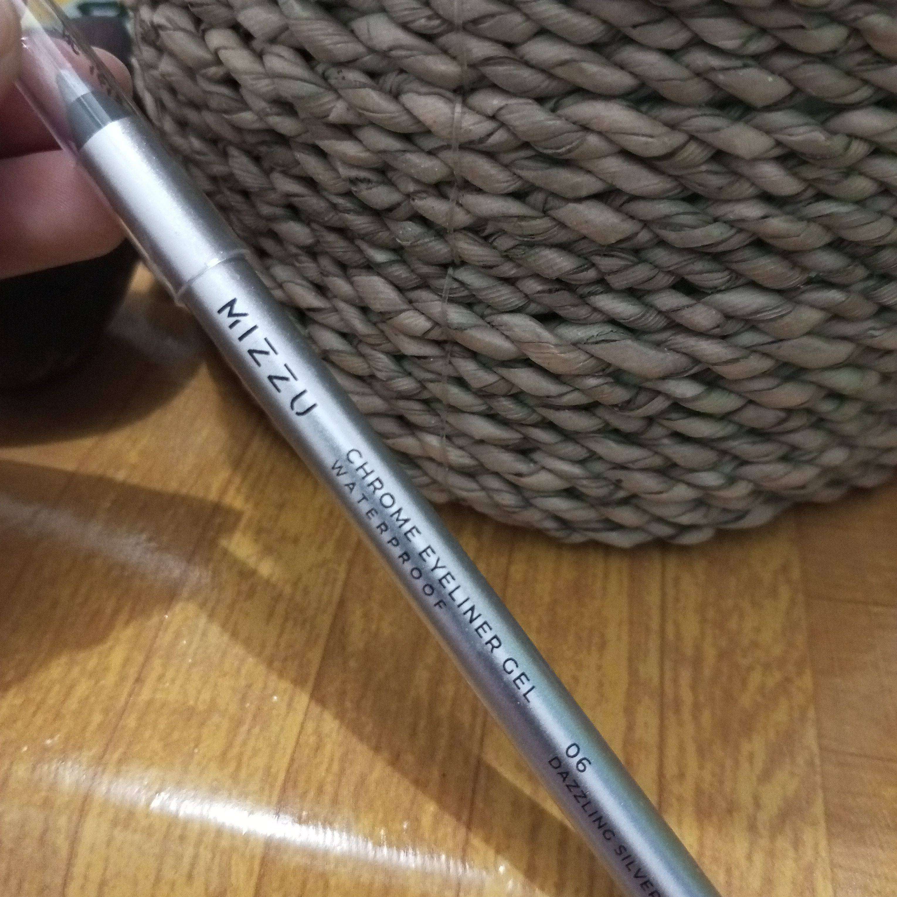 Mizzu Chrome Eyeliner Gel imgfdn-7527d34a-b6ee-4eb5-ad52-cd065f25ec05-2444249 1