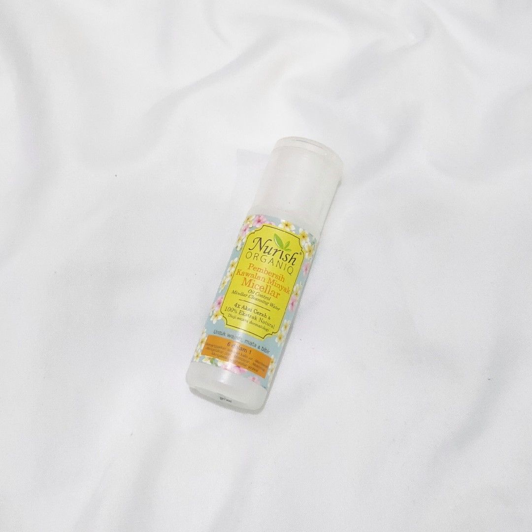 Nurish Organiq Oil Control Micellar Cleansing Water imgfdn-809fdafa-cb55-475c-a1e0-30032b227c8c-2532090 1