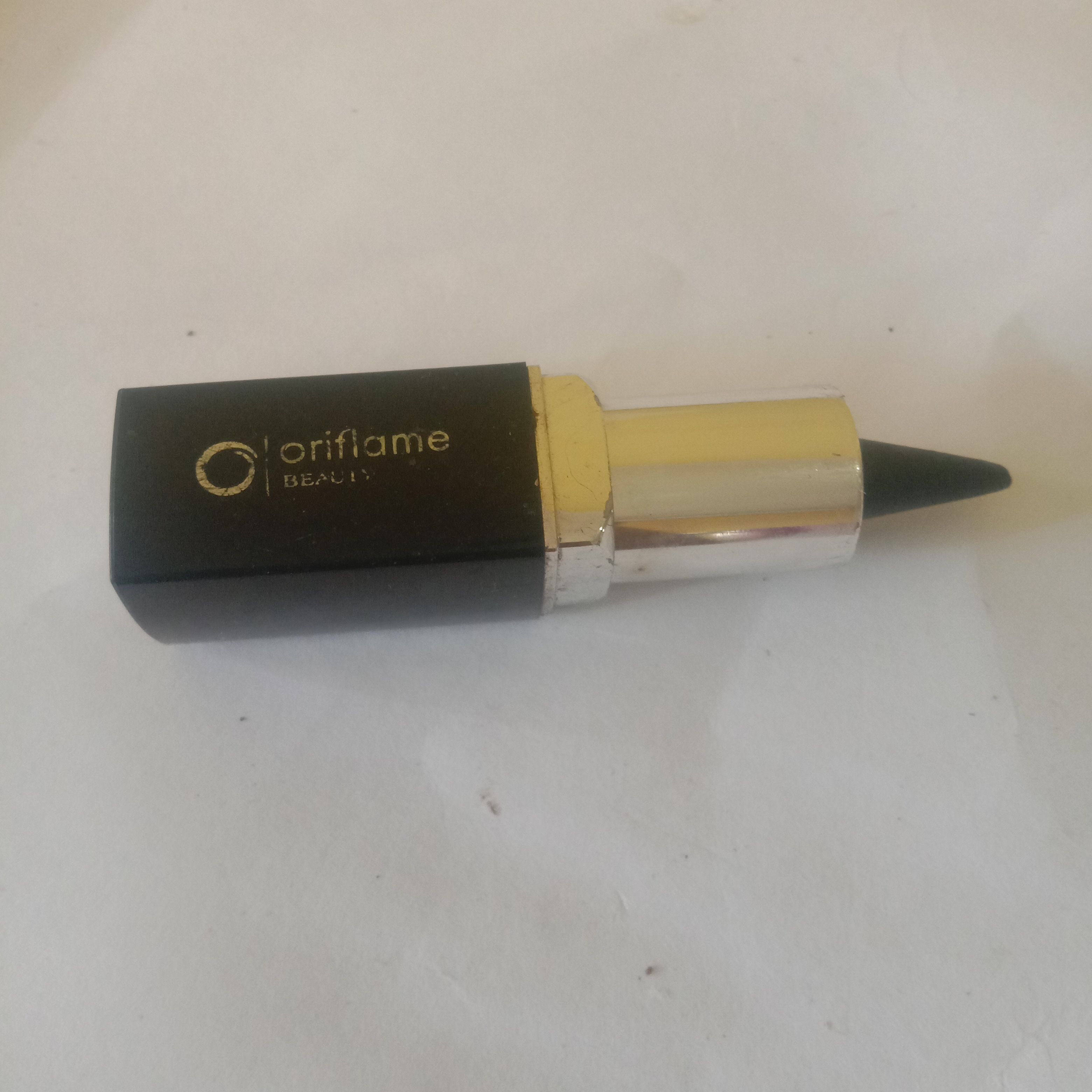 Oriflame Beauty Kajal Eyeliner imgfdn-2d2dd363-546a-4705-b2b6-6a94a1045858-2528882 1