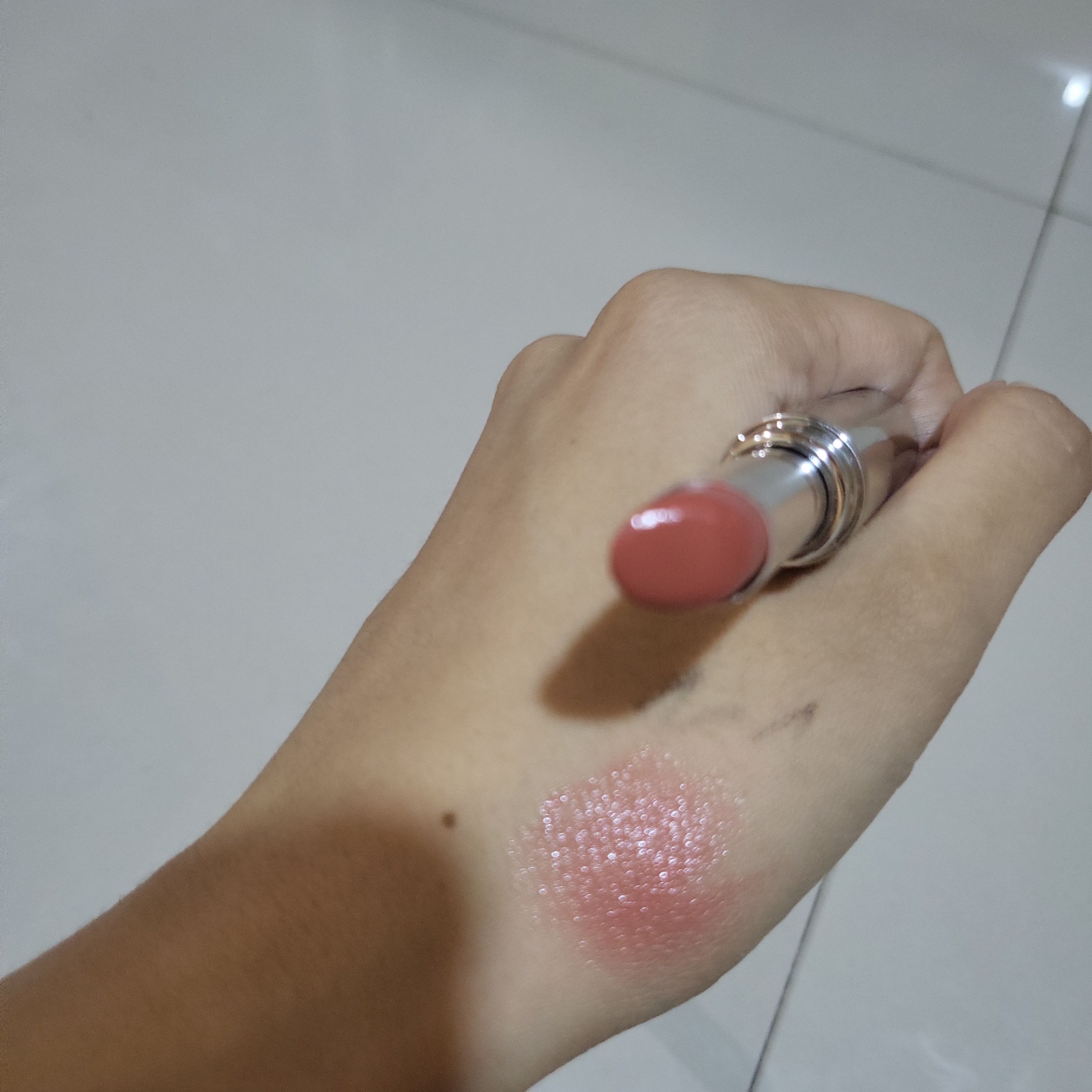 Red-A Lip Glo Color Balm imgfdn-5bb30381-0ba0-4cd0-bee8-1749e0e6acda-2453392 2