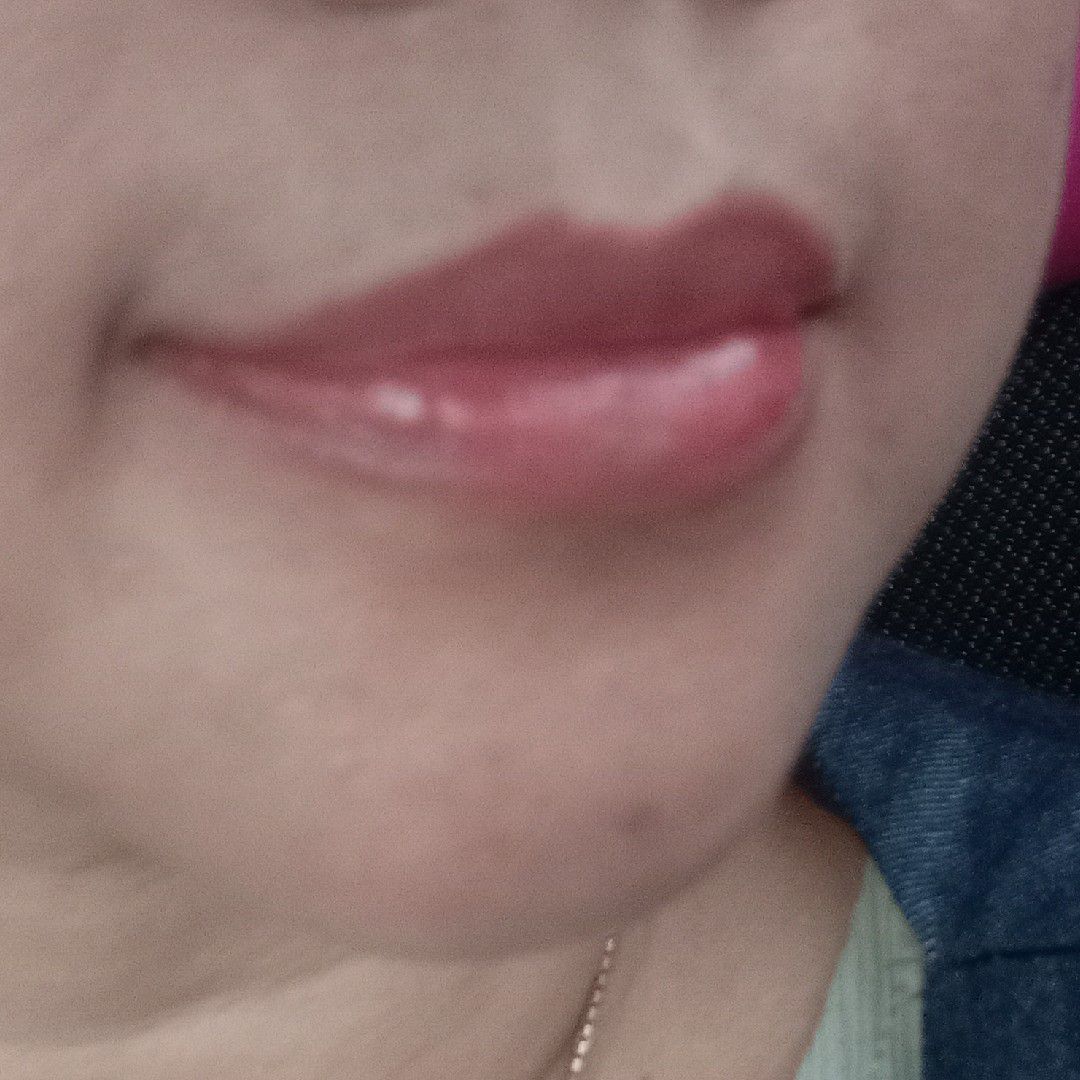 Red-A Lip Glo Color Balm imgfdn-9440da35-fab0-486f-b36e-eae43c45cdf0-2539660 1