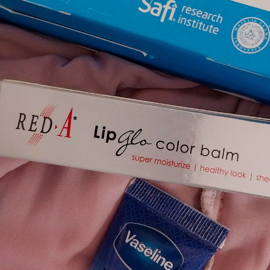 Red-A Lip Glo Color Balm imgfdn-9ce1f223-66aa-43ee-8ee3-ff2473b66040-2499146 2