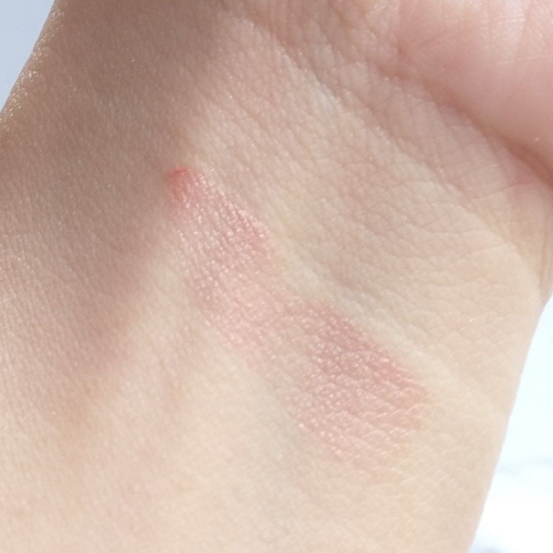 Red-A Lip Glo Color Balm imgfdn-c069baf2-316a-4fc2-a4b6-d2ae9414efa1-2528859 3