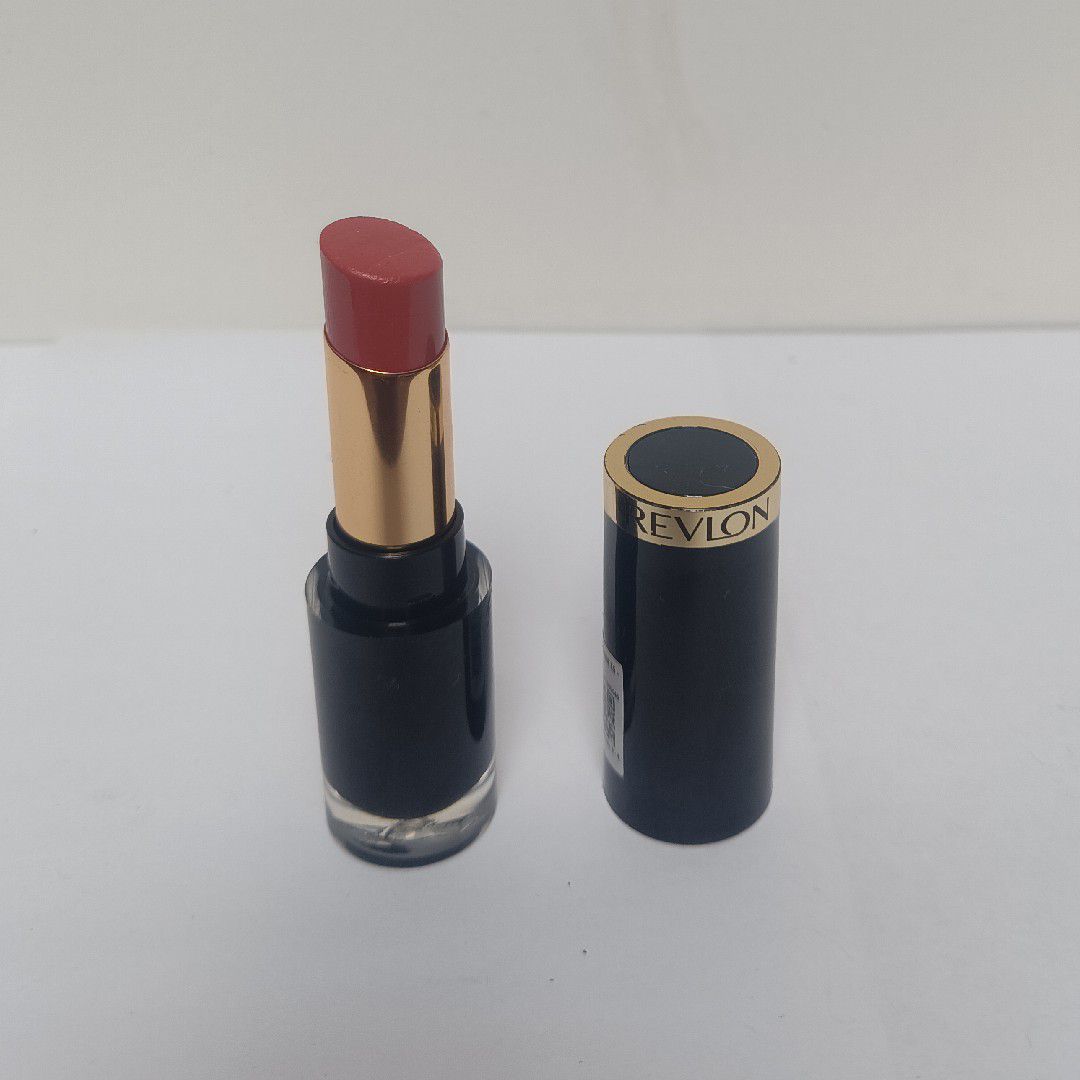 Revlon  Super Lustrous Glass Shine Lipstick   imgfdn-f9aea62f-d567-4036-bbe7-fd8b02a5bab6-2462738 1