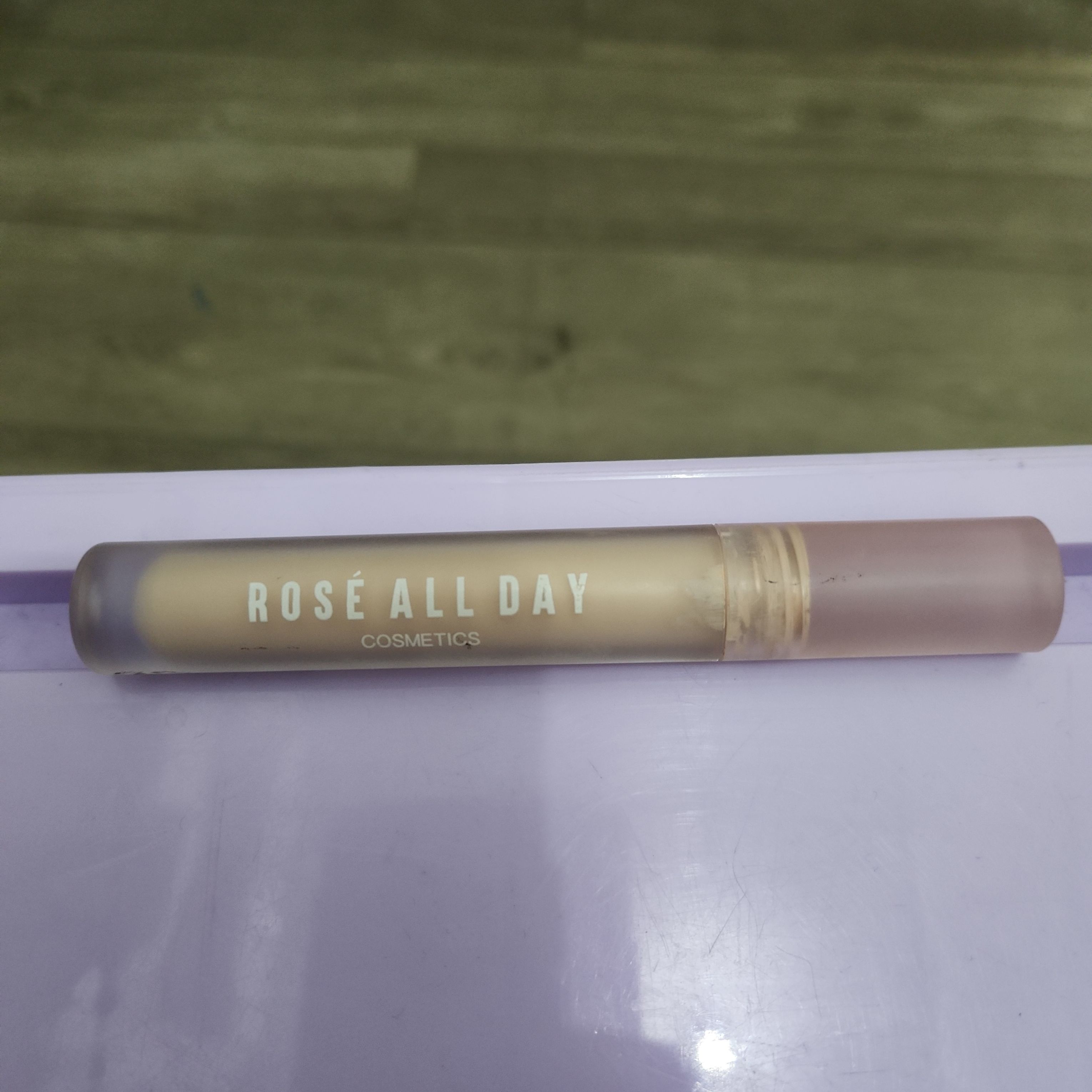 Rose All Day Cosmetics The Realest Lightweight Concealer imgfdn-a7f19fbe-adc8-42c9-9f98-f413b2df51fc-2491638 1