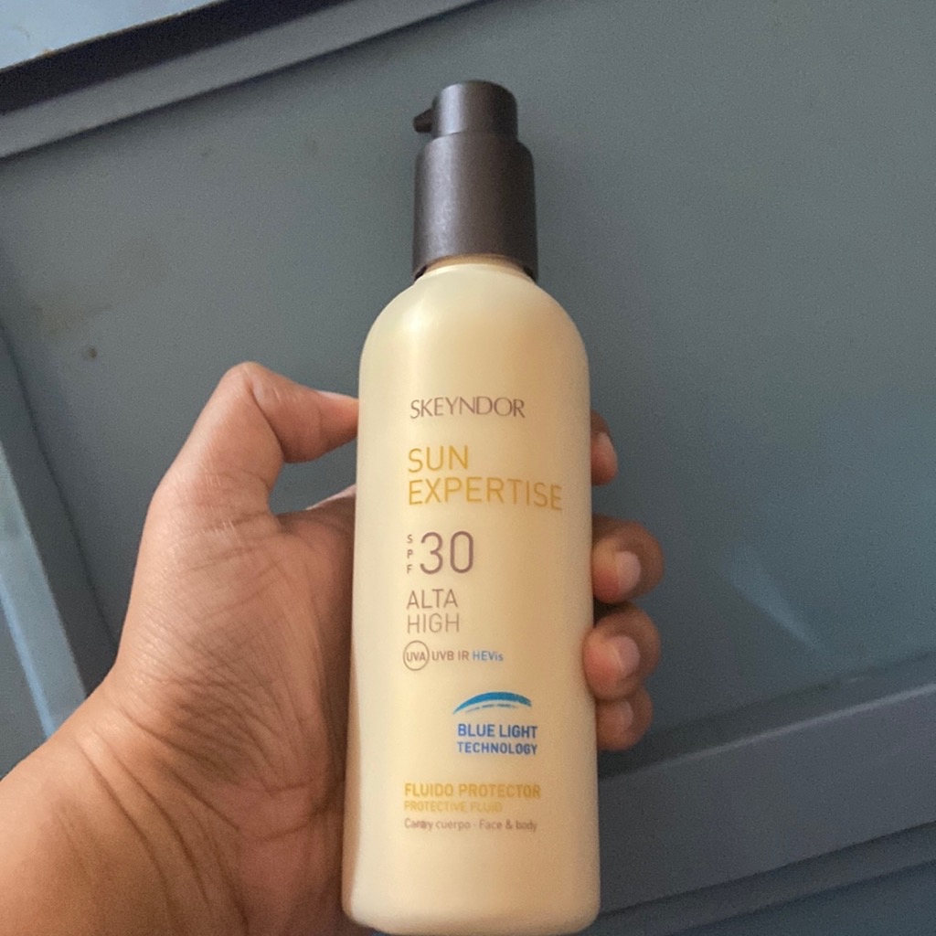 Skeyndor Sun Expertise Blue Light Protective Fluid Spf 30 230309 407 1