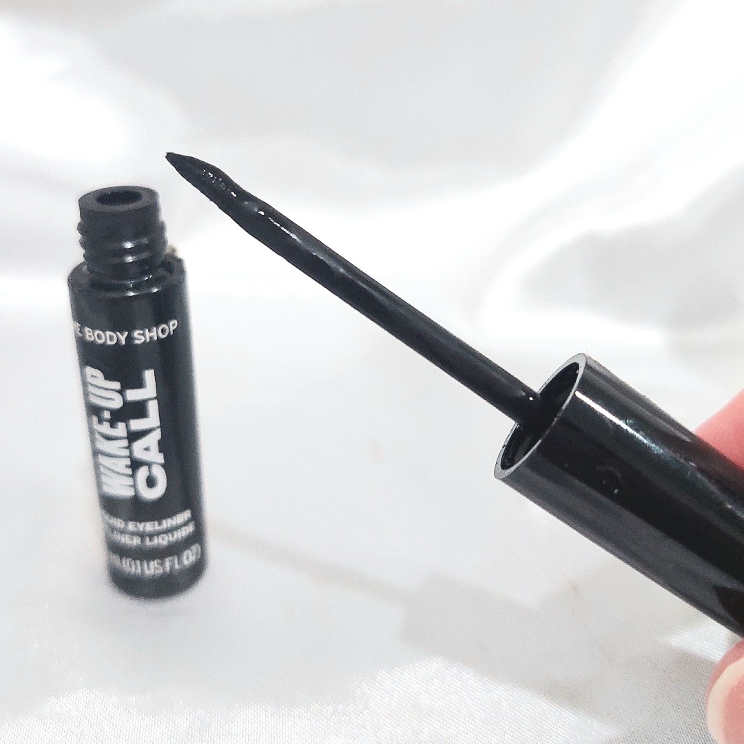The Body Shop Wake-Up Call Liquid Eyeliner imgfdn-19e1e98a-dcaf-4691-bf03-667b0e990a04-2560610 1