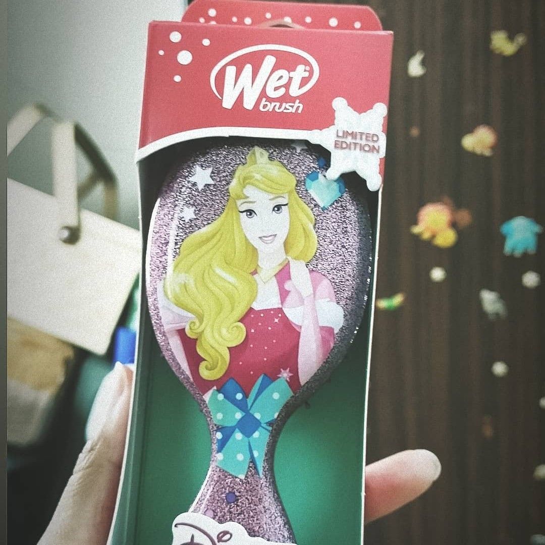 The Wet Brush Detangler Disney Princess 221228 521 1