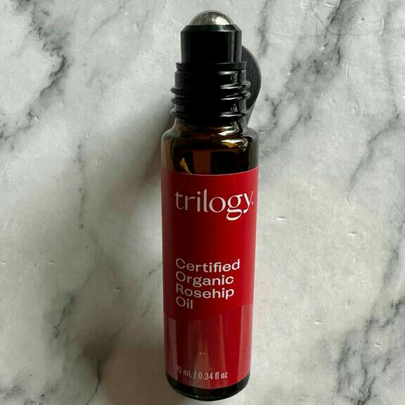 Trilogy Certified Organic Rosehip Oil imgfdn-92908d91-7ef8-44e6-ab53-6597ed5da521-2478887 3