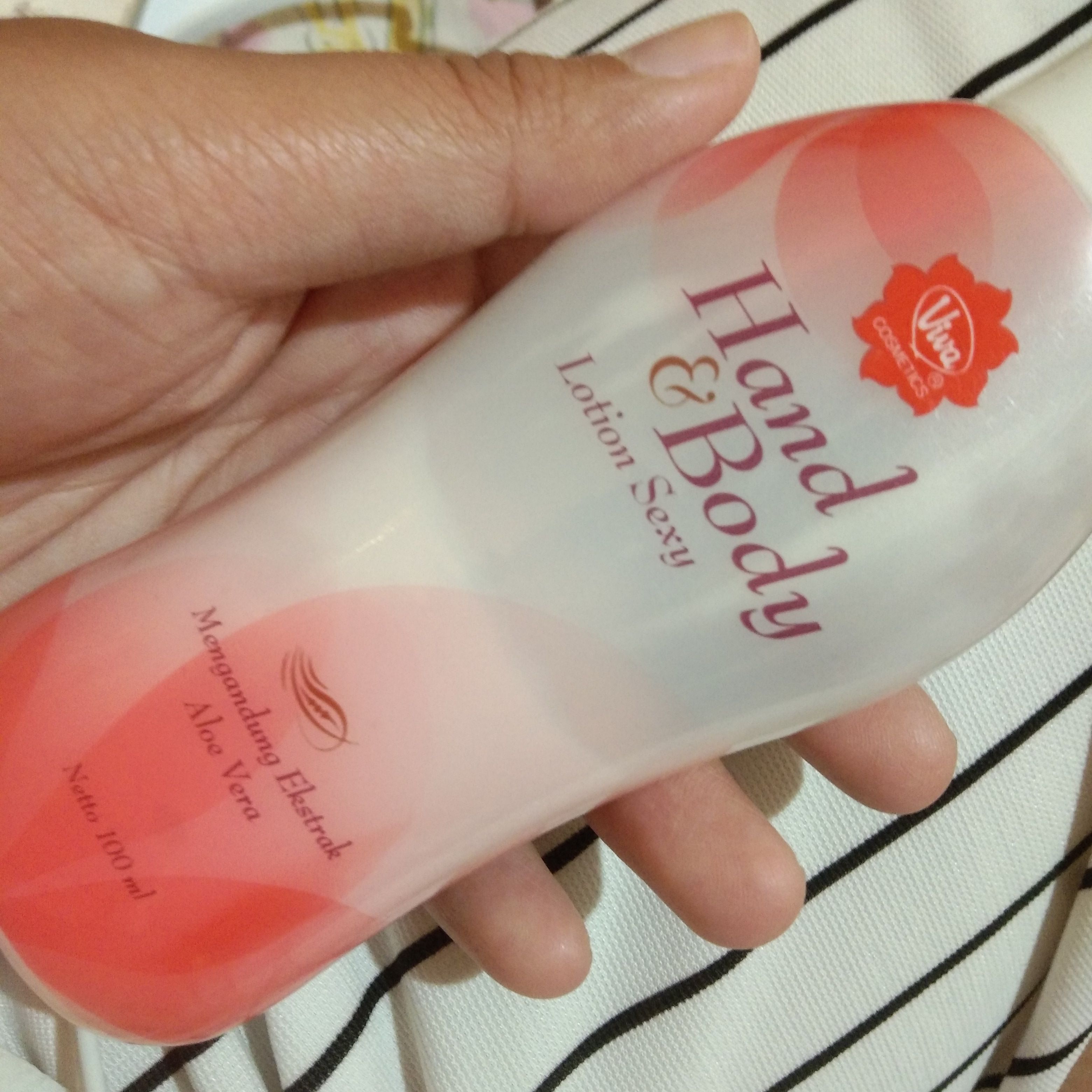 Viva Cosmetics Hand & Body Lotion 221213 358 1