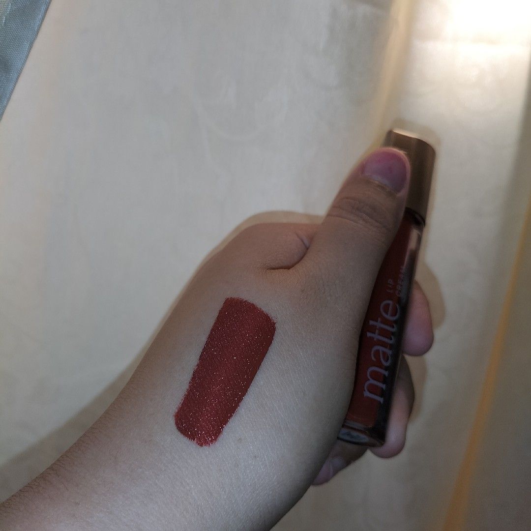 Wardah Exclusive Matte Lip Cream imgfdn-2b432ff6-741f-4144-b238-3b6ccdd00e6b-2521181 3