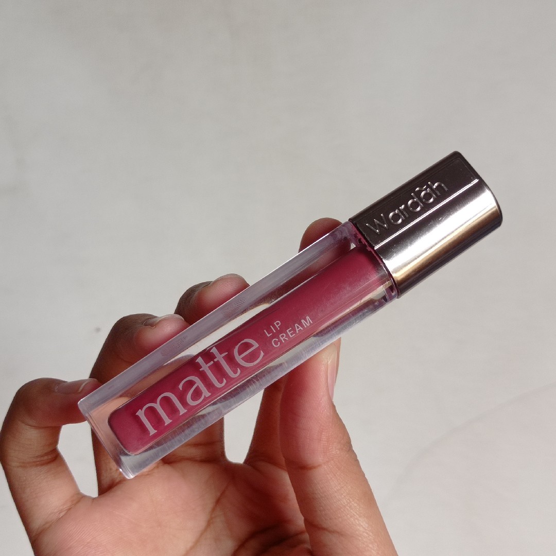 Wardah Exclusive Matte Lip Cream imgfdn-afd9455b-a83b-43fd-942c-49d25e0f5762-2564546 1