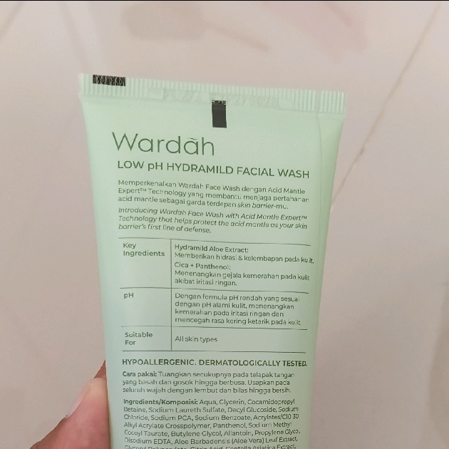 Cica + Aloe Low PH Hydramild Facial Wash imgfdn-498d3b97-ef67-4873-9975-b9e77ad39919