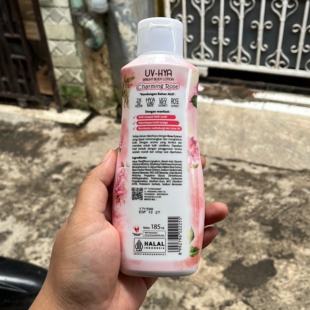 UV-HYA Bright Body Lotion - Charming Rose imgfdn-23467bbf-9eb2-4f38-9010-6c8b8929958d