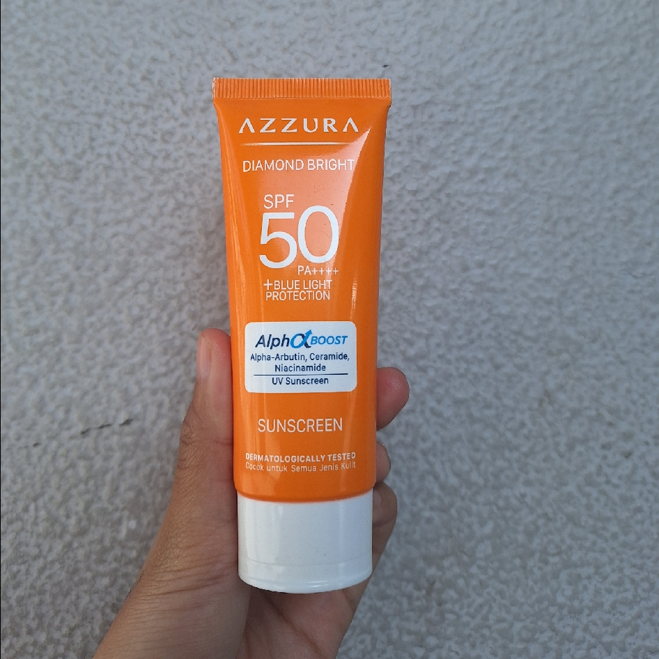 Diamond Bright Sunscreen SPF 50 PA ++++ imgfdn-57ee1fd3-aaa7-4ea4-8041-4c5b4e75b782