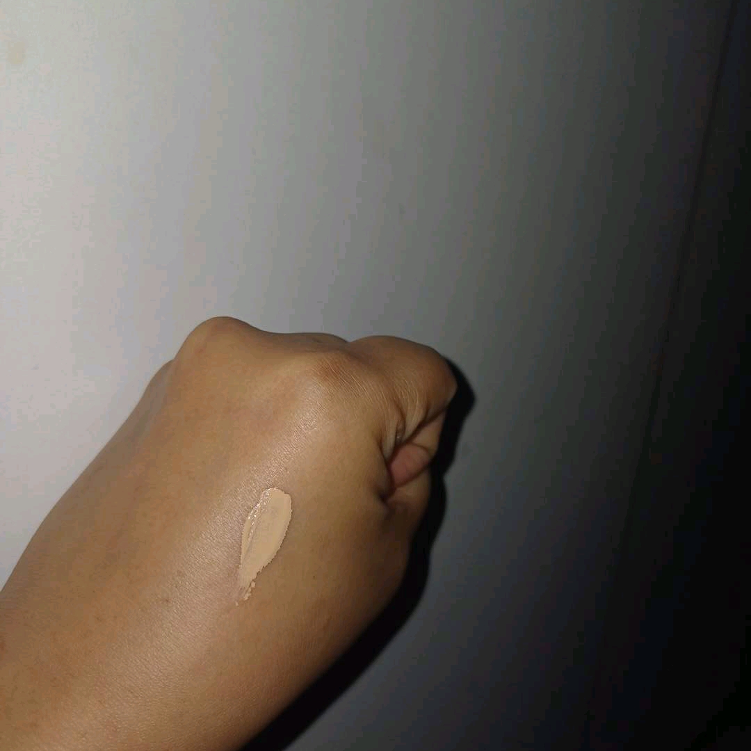 Flawless Illuminating Foundation - Honey imgfdn-915280b9-9661-4ebb-b7f0-1960f8e4cf6a